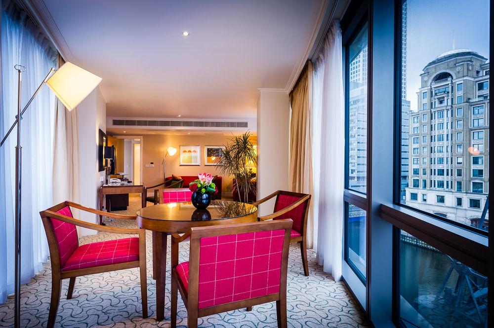 London Marriott Hotel Canary Wharf Luaran gambar A suite at the hotel