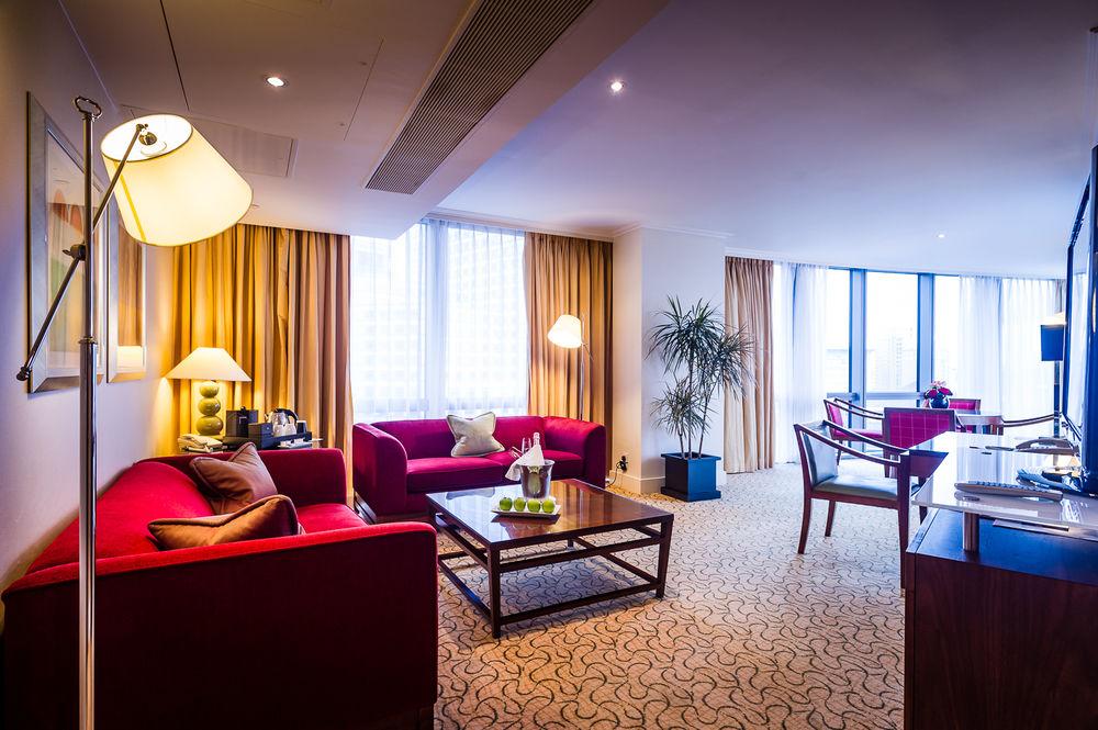 London Marriott Hotel Canary Wharf Luaran gambar Suite at the Radisson Blu Royal