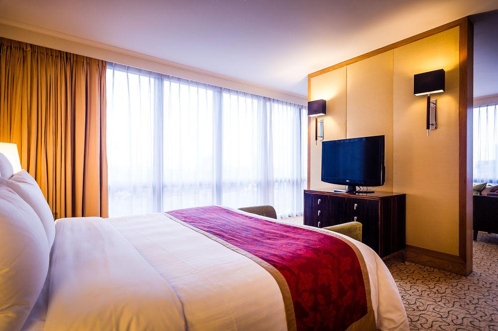 London Marriott Hotel Canary Wharf Luaran gambar A bedroom at the hotel