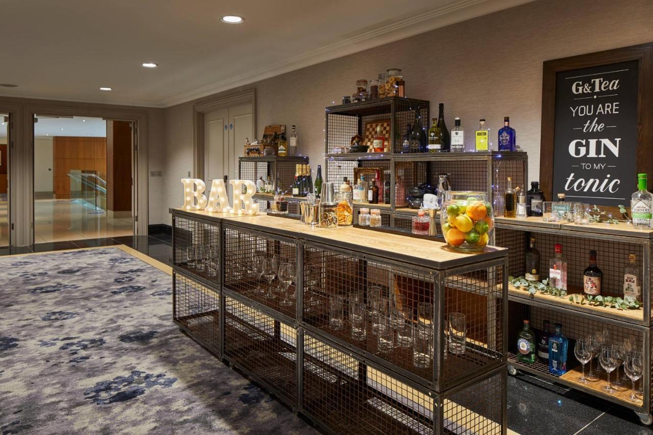 London Marriott Hotel Canary Wharf Luaran gambar The bar at the 100 Queen's Gate