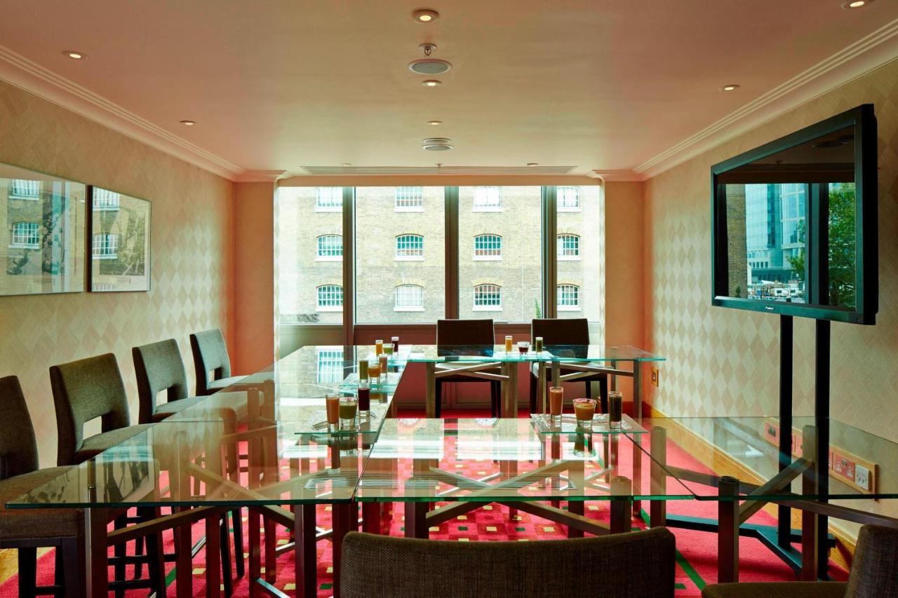 London Marriott Hotel Canary Wharf Luaran gambar The boardroom at the Mandarin Oriental, London