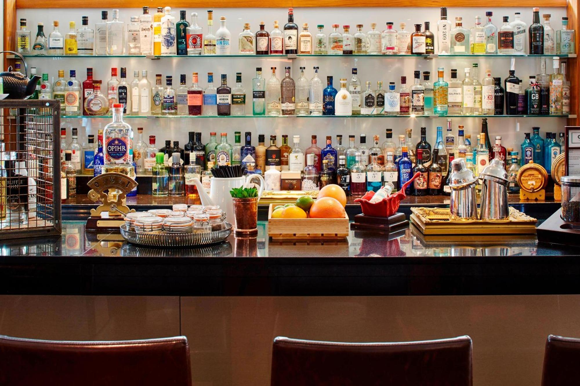 London Marriott Hotel Canary Wharf Luaran gambar A bar